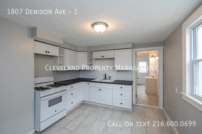 Photo - 1807 Denison Ave Unidad 1