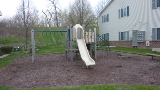 Photo - HILLSIDE VILLAGE APARTMENTS