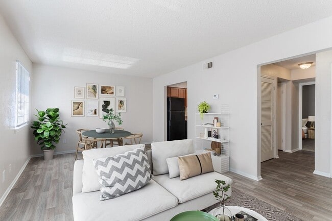 Photo - Hickory Lake