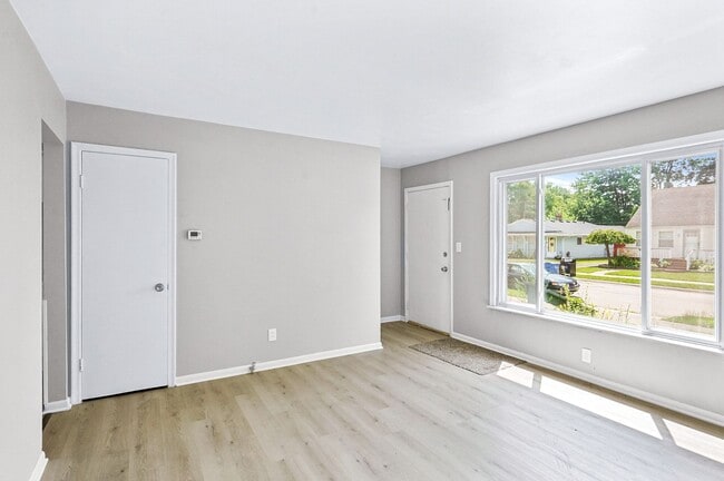 Photo - 14921 Myola Ave