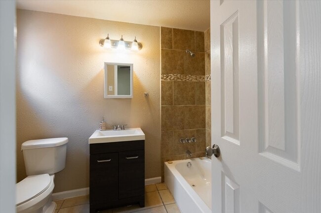 Building Photo - 3045 Golfcrest Blvd Unit 21 Rental