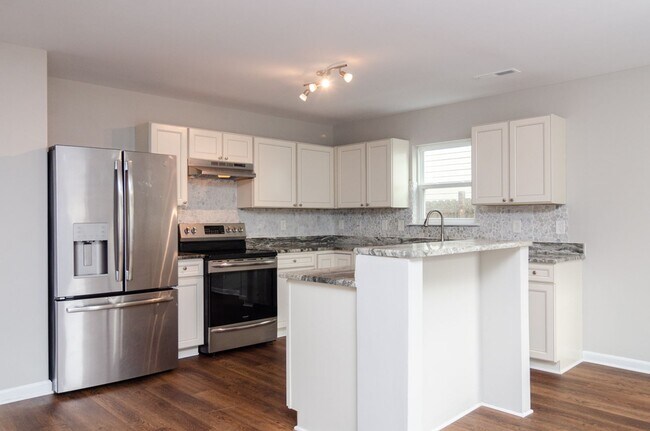 Photo - 6516 Rustling Leaves Way