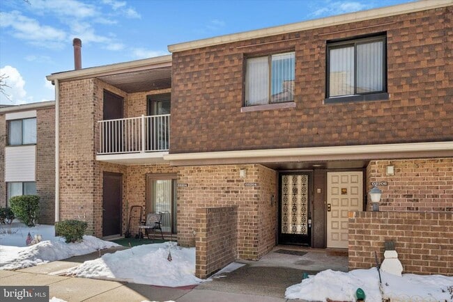 Building Photo - 3204 Delaire Landing Rd Unit 3204