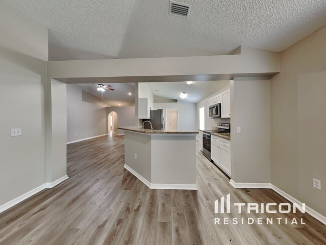 Photo - 649 Doe Cove Pl