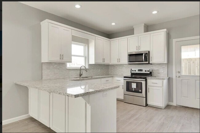 Photo - 410 Downing Ave