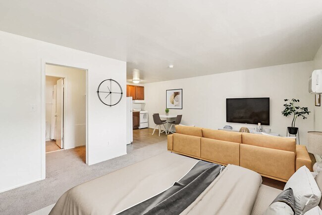 Photo - Medical Center Court