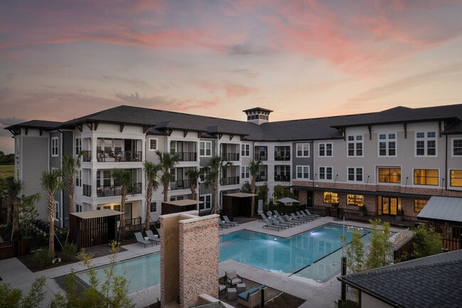 Building Photo - Vida Winter Garden Rental