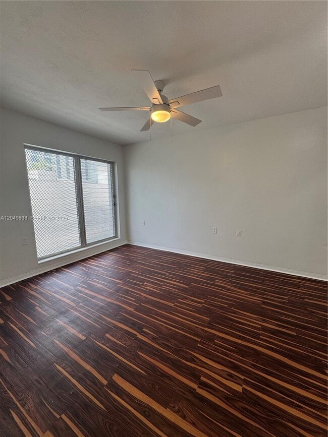 Photo - 1600 NE 114th St Unidad 204