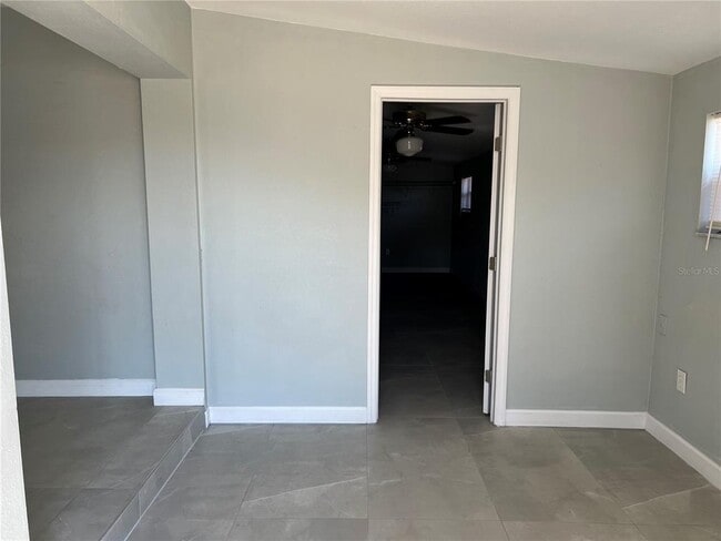 Photo - 21130 Gladis Ave