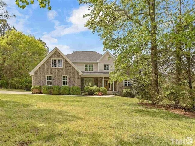 Building Photo - Beautiful Luxury Home In A Gated Community...