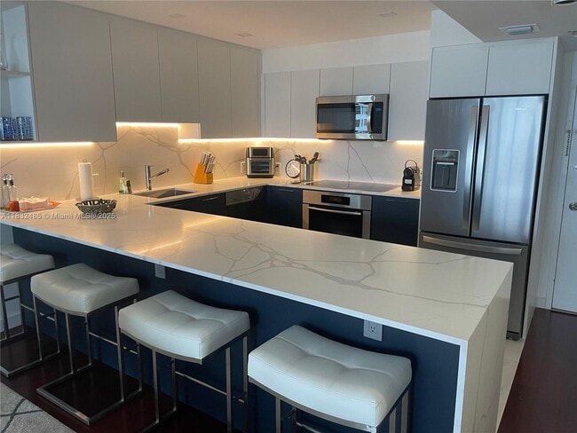 Photo - 5701 Collins Ave Unidad 805