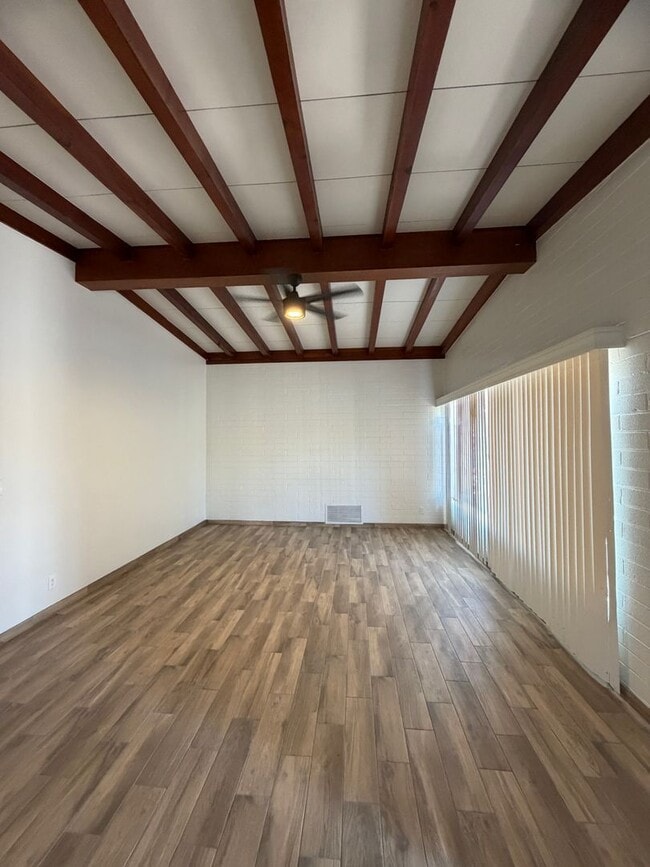 2640 E 10th St Unit 10th2642