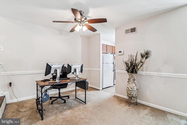 Building Photo - 15603 Dorset Rd Unit 17