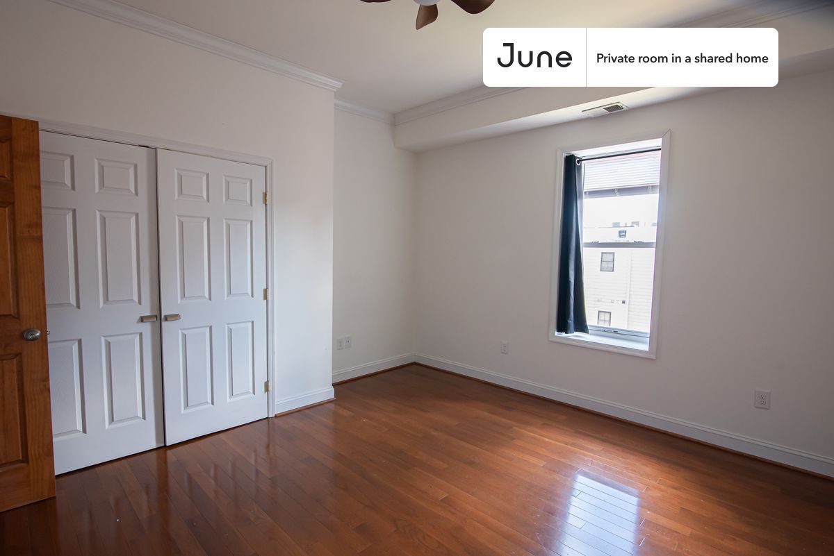 Private bedroom in 3 bed/3.5 bath Home - Private bedroom in 3 bed/3.5 bath Home
