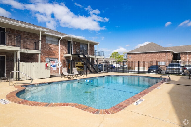 Building Photo - Belmont Place/La Fontaine