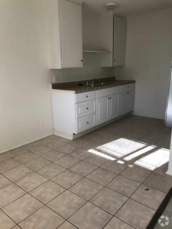 Building Photo - 527 E Ave Q Rental