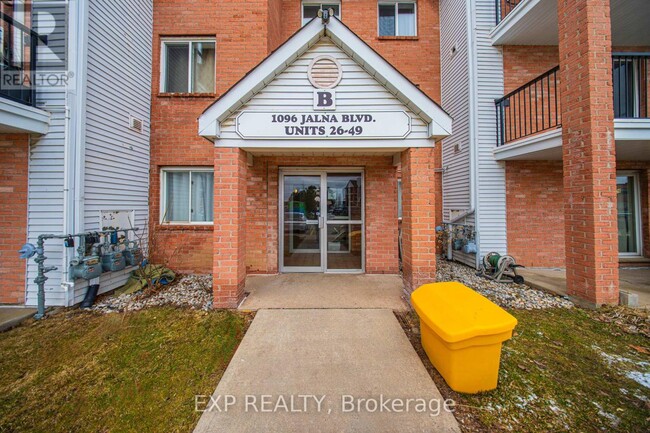 Photo - 1096 Jalna Blvd Unité 28