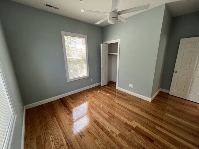 Building Photo - 126 Cross St