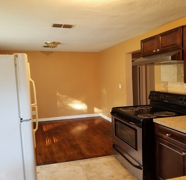 Photo - 5523 Minosa Cir E