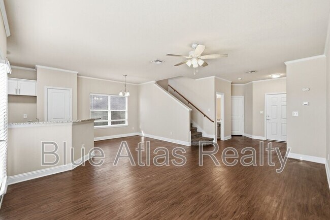 Photo - 268 Castleridge Dr