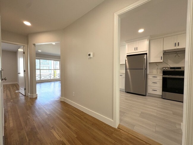 Photo - 1327-1329 Judah Street Unit 1327