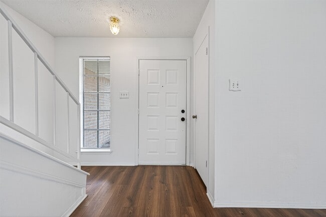 Photo - 11718 Inga Ln