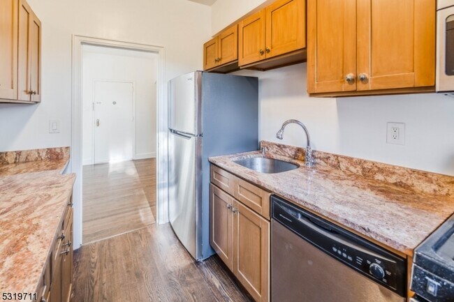 Photo - 10 N Ridgewood Rd Unit 105