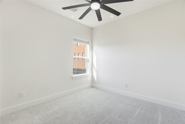 Photo - 712 Delano St Unidad A