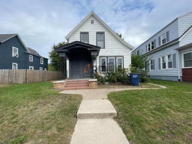 Photo - 1204 Manhattan St