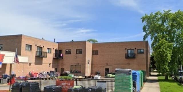 Building Photo - 5911 N Northwest Hwy Unit 205