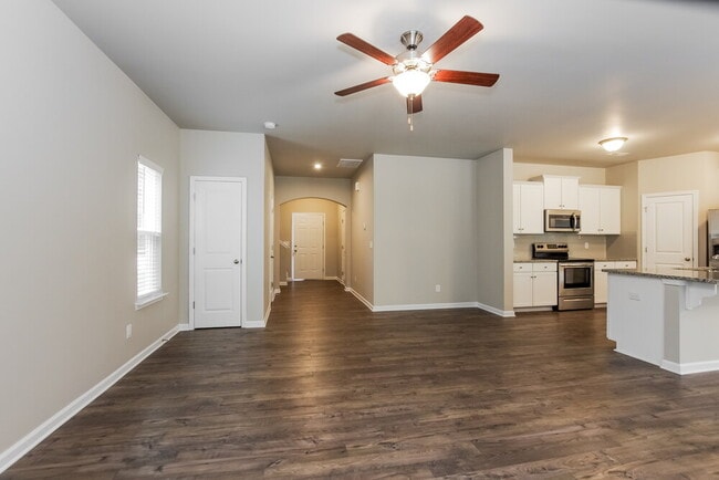 Photo - 204 Neal Dr