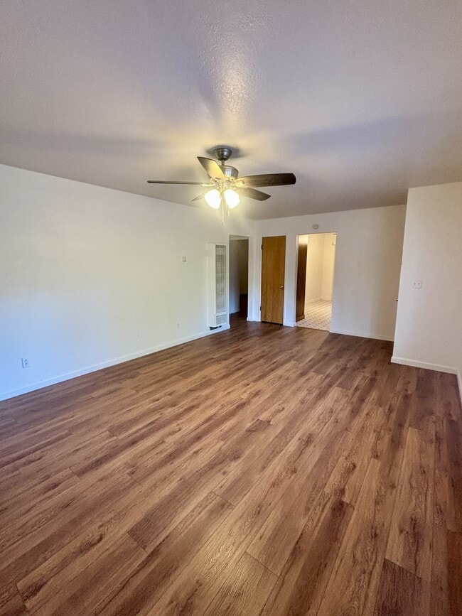 Photo - 297 Cornwall Ave