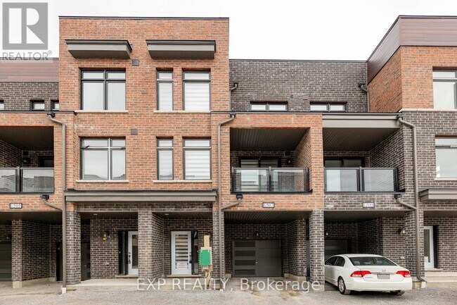 Photo - 1865 Pickering Pkwy