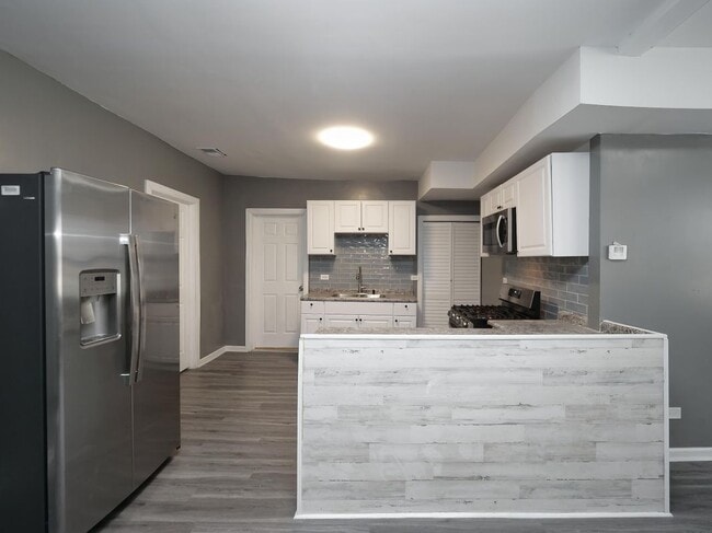 Photo - 346 N Laramie Ave Unit 2W