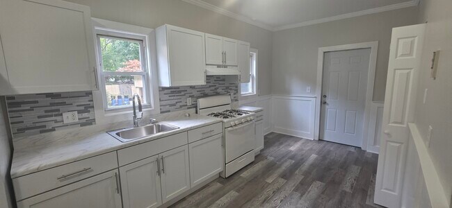Photo - 235 Starr St Unit 1