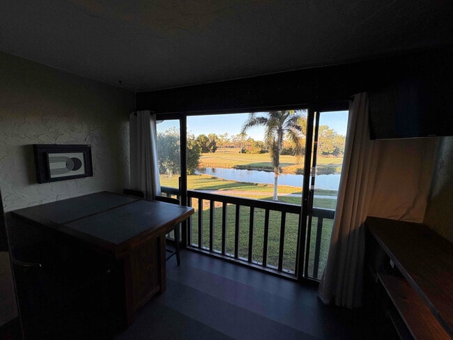 Photo - 4511 Longwater Chase Unidad 6