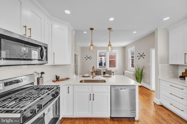 Photo - 6018 2nd St NW