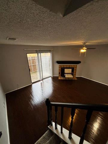 Photo - 724 W Collins St