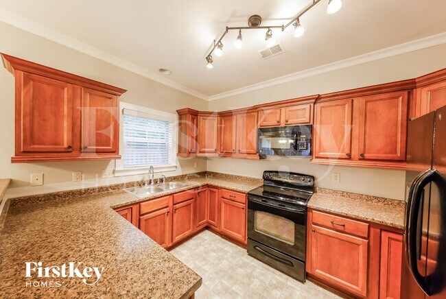 Photo - 256 Kingston Cir