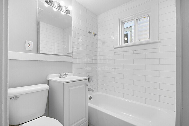 Photo - 2645 Grand Ave