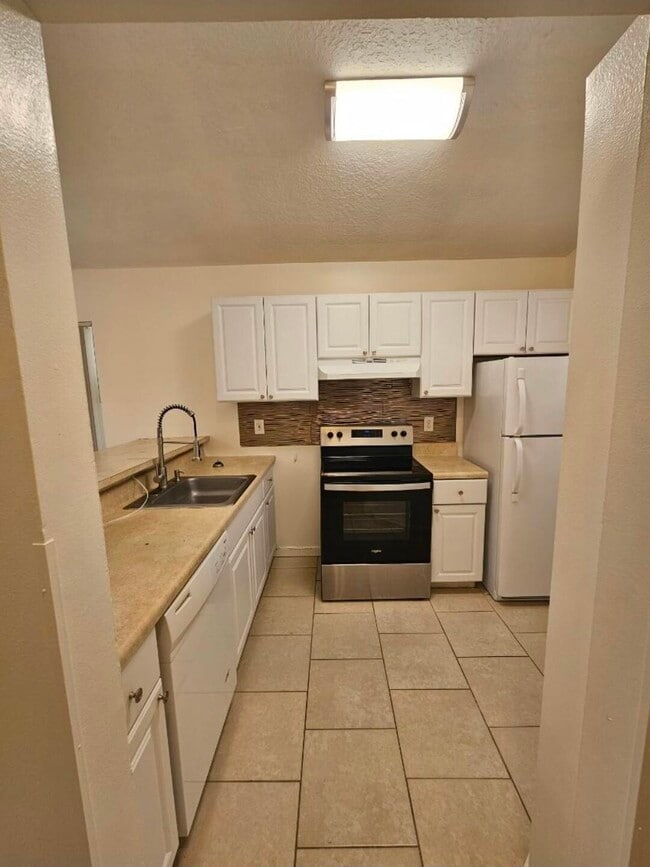 Photo - 3620 NW 91st Ave Unidad 1-4