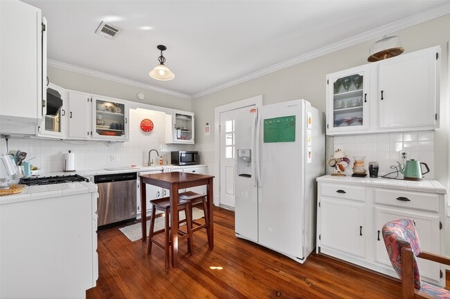 Photo - 701 Highland St