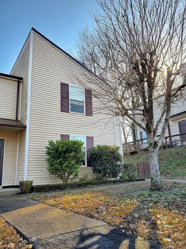 Two Bedroom with River Views! - Two Bedroom with River Views! House