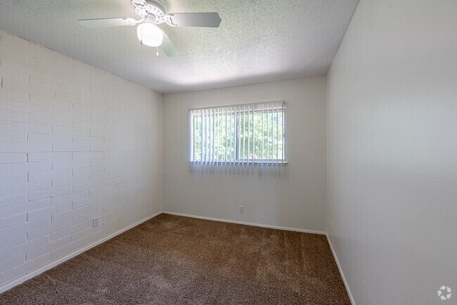 1BR, 1BA - 850SF - Bedroom