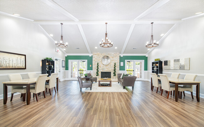 Building Photo - MAA Brandon Rental
