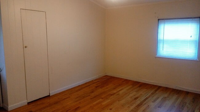 Photo - 277 Whitehall Rd S Unit 2nd floor