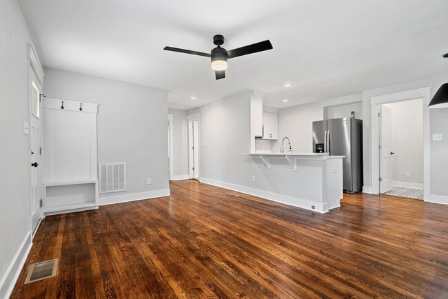 Photo - 2 Bedroom Ranch Style Home close to Downtown Raleigh