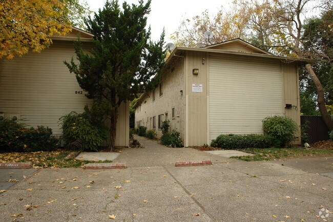 College Place Apartments - College Place Apartments