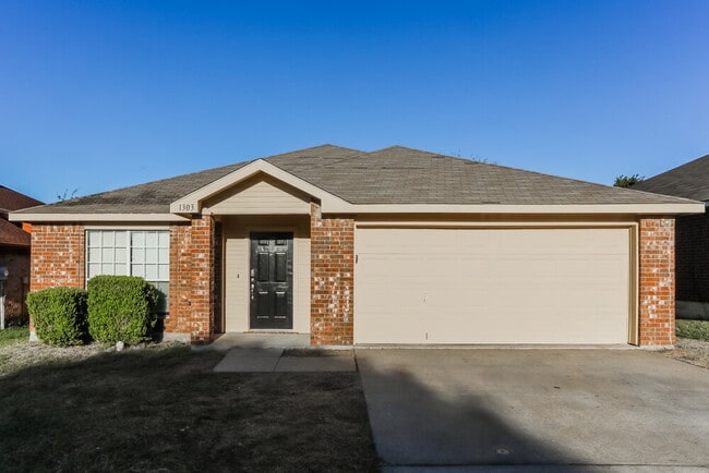 Building Photo - 1303 Coronado Ln
