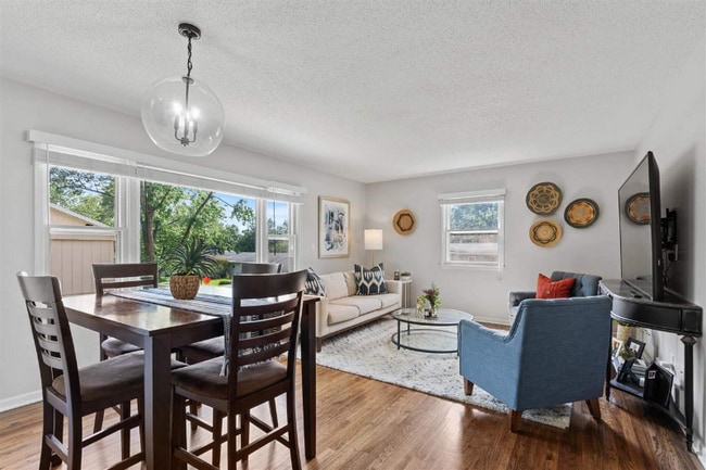 Photo - 1100 Dover St